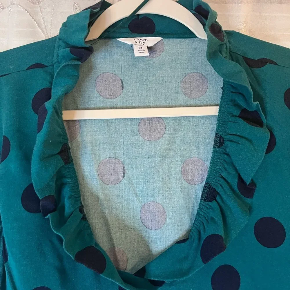 Crown & Ivy Green and Black Polka Dot Top - Picture 6 of 8